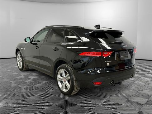 Used 2019 Jaguar F-PACE R-Sport image 3