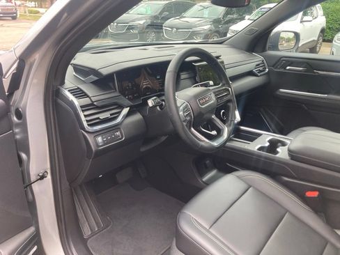 Certified 2024 GMC Acadia Elevation w/ Luxury Package AWD/4WD image 32