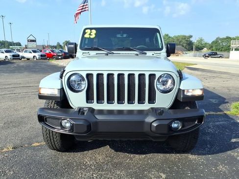 Used 2023 Jeep Wrangler Unlimited Sahara AWD/4WD image 2
