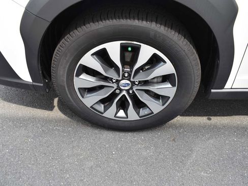 Used 2023 Subaru Outback Touring AWD/4WD image 9