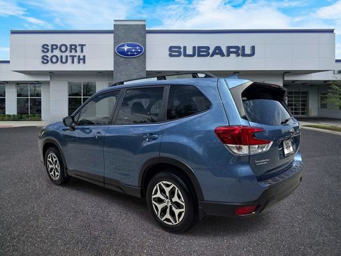 Used 2023 Subaru Forester Premium AWD/4WD image 5