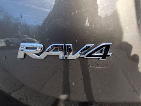 Used 2014 Toyota RAV4 Limited image 31