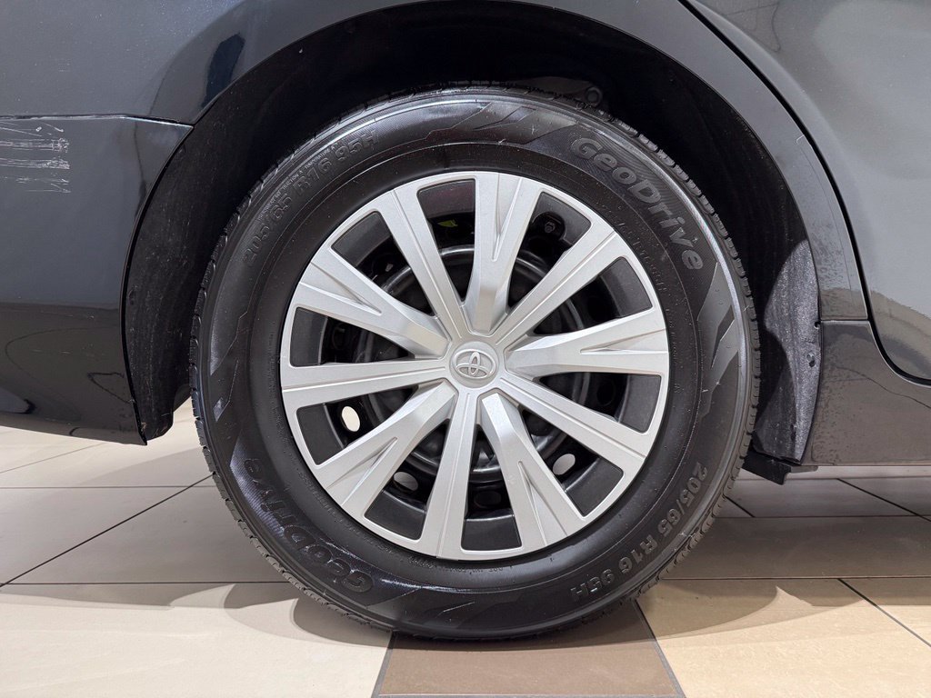 Certified 2023 Toyota Camry LE FWD image 9