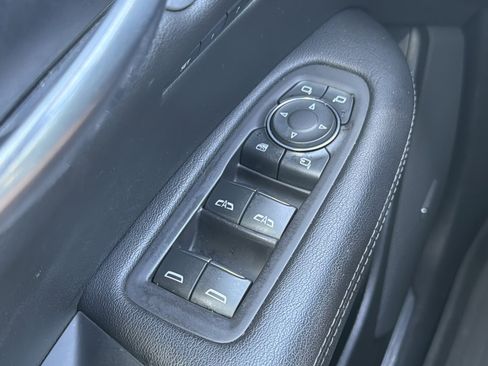 Used 2020 Cadillac XT5 Premium Luxury w/ LPO, Floor Liner Package AWD/4WD image 18