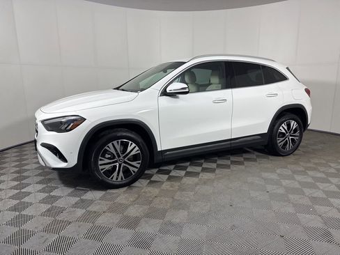 Certified 2025 Mercedes-Benz GLA 250 4MATIC image 1