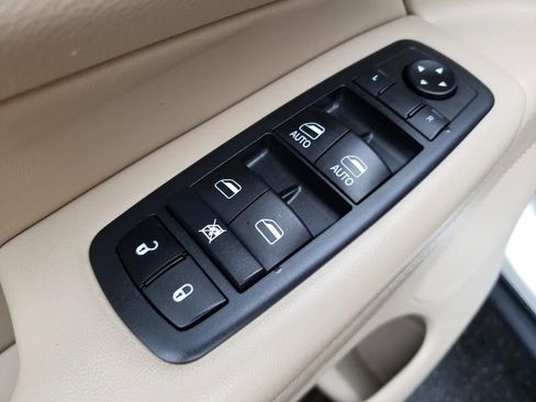 Used 2019 Jeep Grand Cherokee Limited w/ Luxury Group II AWD/4WD image 20
