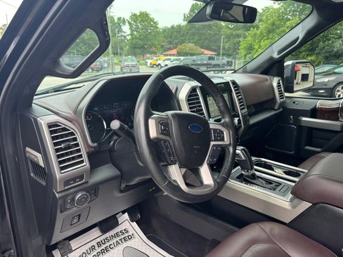 Used 2016 Ford F150 Platinum w/ Equipment Group 701A Luxury AWD/4WD image 9