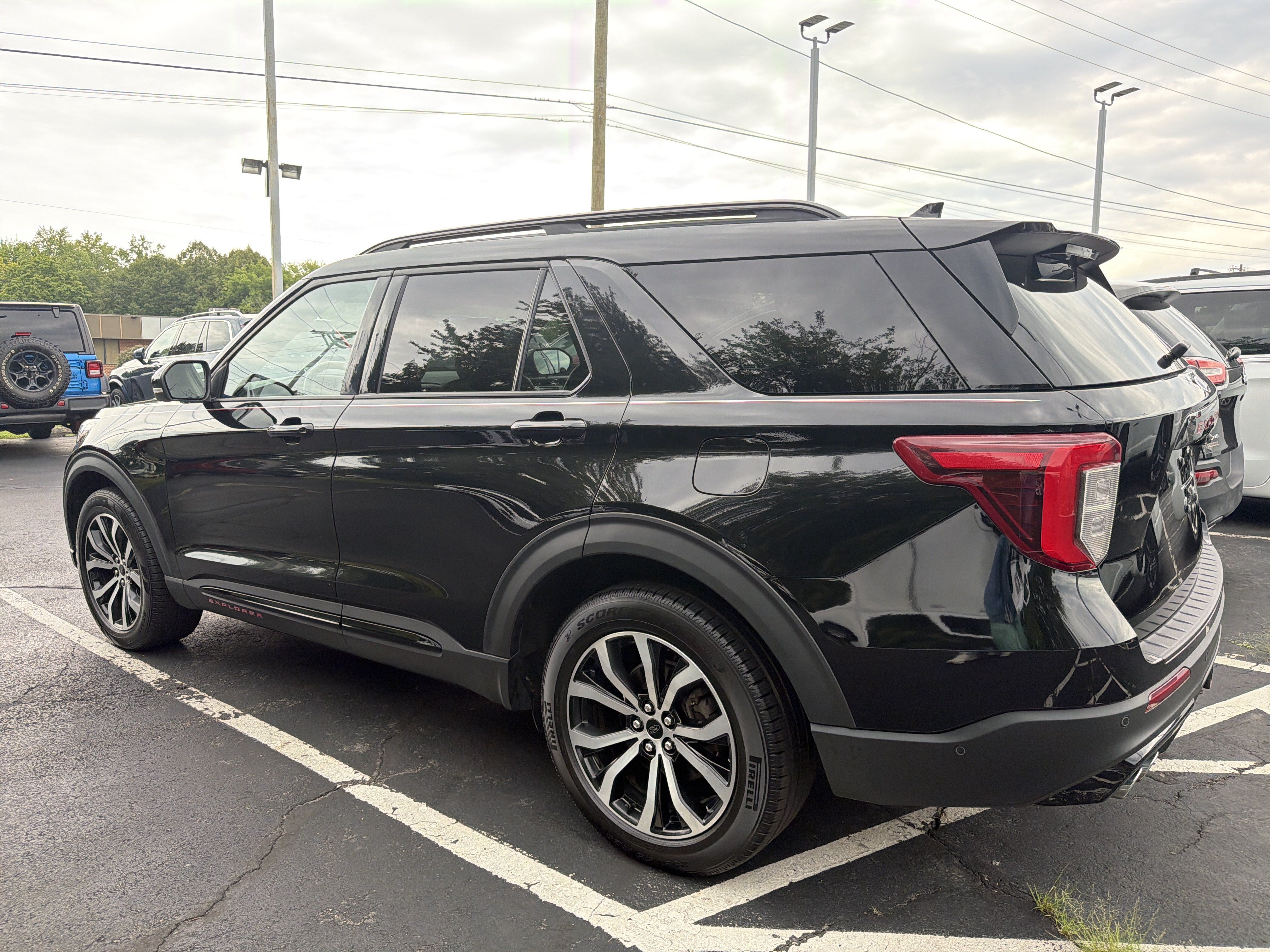 Used 2020 Ford Explorer ST w/ Premium Technology Package AWD/4WD image 8