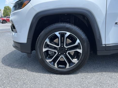 Used 2023 Jeep Compass Limited AWD/4WD image 12