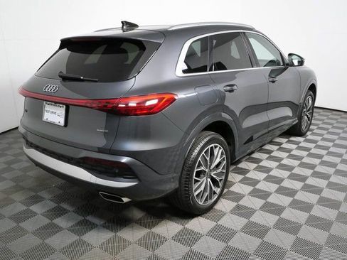 Used 2025 Audi Q5 Premium Plus w/ Premium Plus AWD/4WD image 3