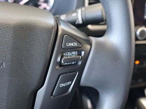 Used 2022 Nissan Frontier SV image 22