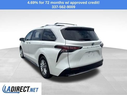 Used 2021 Toyota Sienna Limited FWD image 4