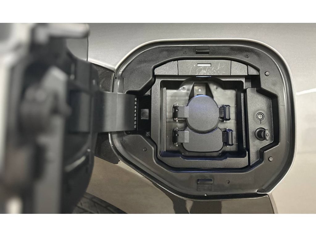 Used 2023 Toyota bZ4X FWD image 18