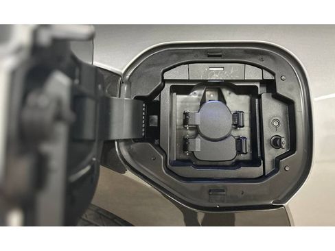 Used 2023 Toyota bZ4X FWD image 18