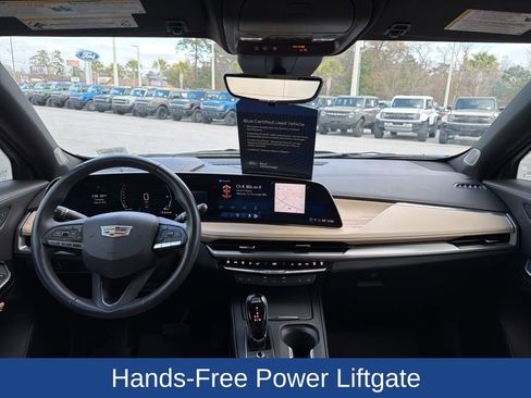 Used 2024 Cadillac XT4 Premium Luxury w/ Technology Package image 17