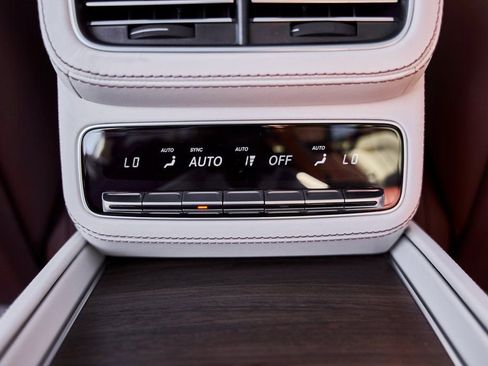 Used 2026 Mercedes-Benz Maybach GLS 600 4MATIC image 58