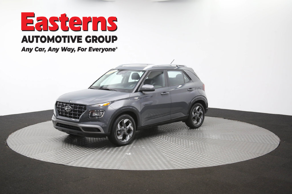Used 2025 Hyundai Venue SEL FWD image 57