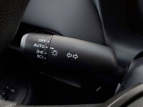 Certified 2025 Honda HR-V LX image 14