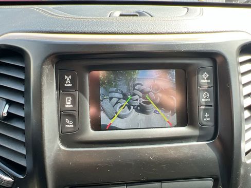 Used 2016 Jeep Cherokee Sport w/ Cold Weather Group AWD/4WD image 17