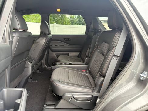 Used 2025 Nissan Pathfinder Rock Creek AWD/4WD image 43