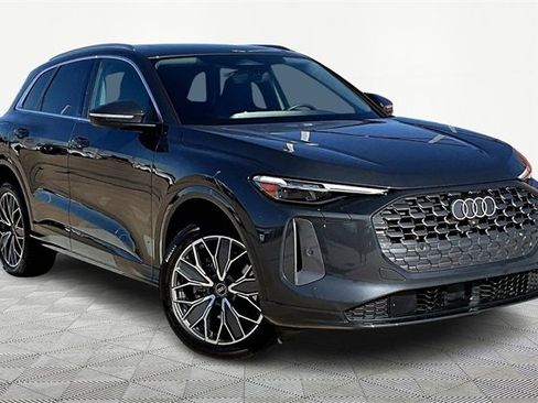 Used 2025 Audi Q5 Premium Plus w/ Premium Plus image 11