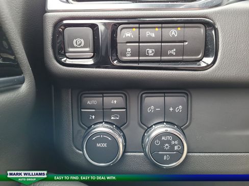 Used 2025 GMC Yukon XL Denali w/ Sun & Power Step Package image 25