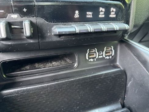 Used 2021 RAM 1500 Big Horn AWD/4WD image 12
