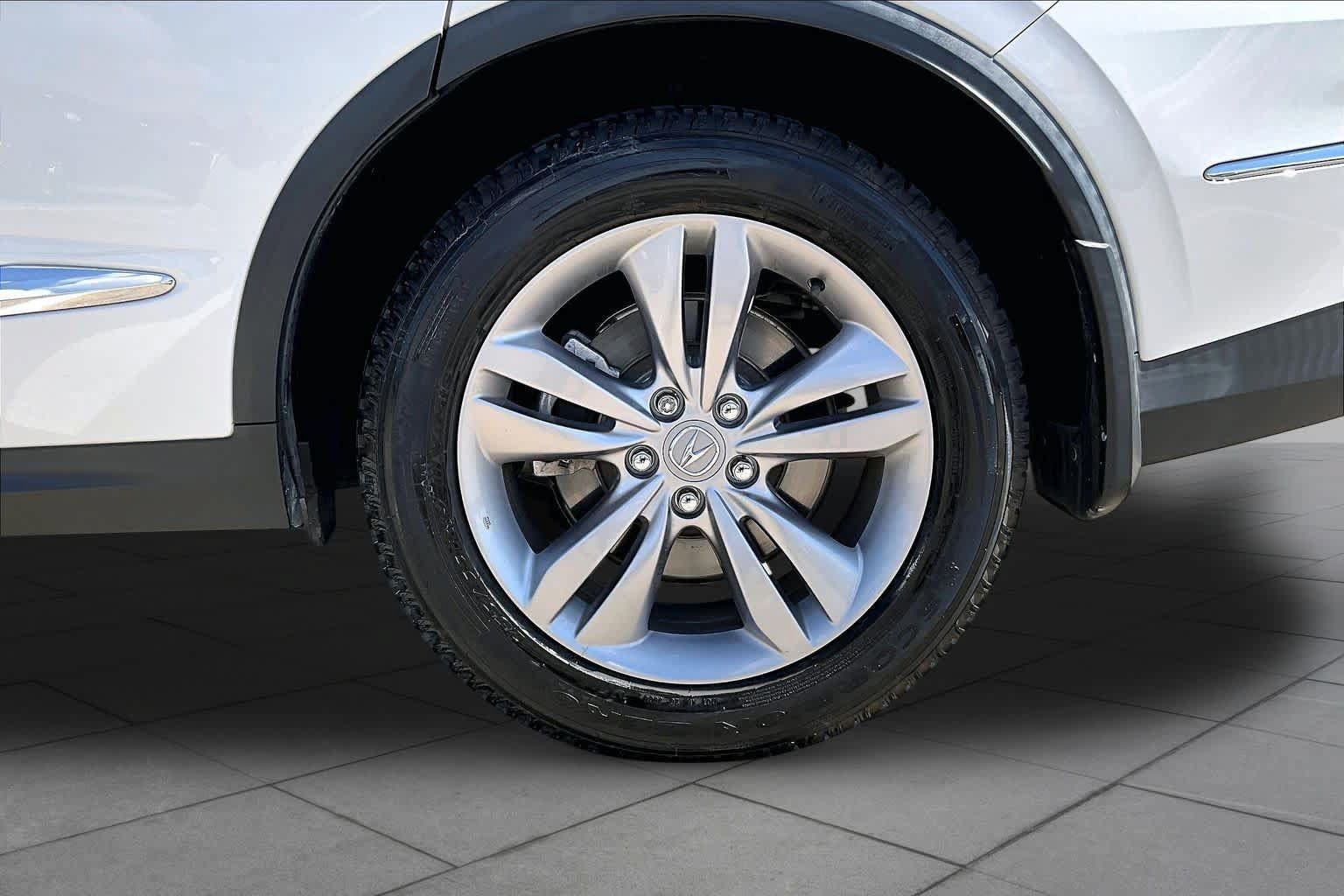 Used 2022 Acura MDX FWD image 11