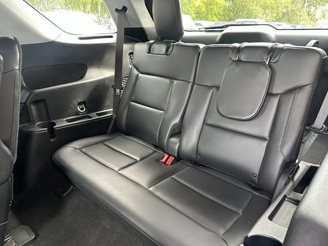 Used 2023 Ford Explorer XLT w/ Equipment Group 202A RWD image 14