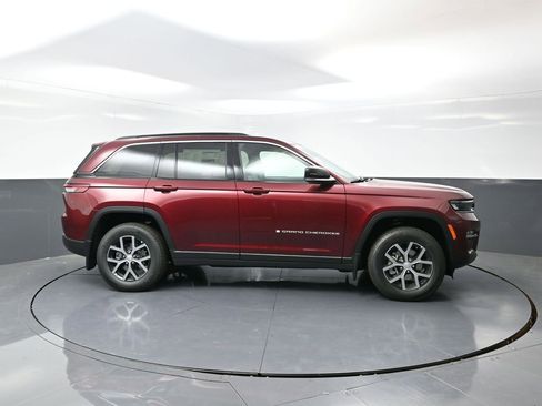 New 2025 Jeep Grand Cherokee Limited w/ Trailer Tow Package image 4
