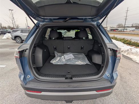 New 2026 Chevrolet Equinox LT w/ Safety and Technology Package image 8