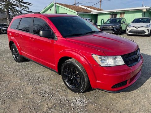Used 2020 Dodge Journey SE w/ SE Popular Equipment Group FWD image 4