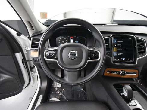 Used 2022 Volvo XC90 T8 Inscription Expression w/ Climate Package image 27