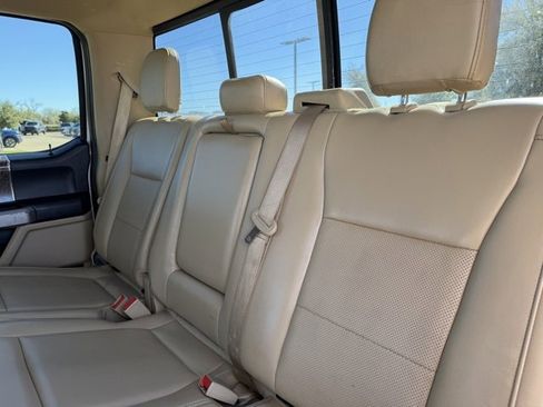 Used 2019 Ford F250 Lariat w/ Chrome Package image 18