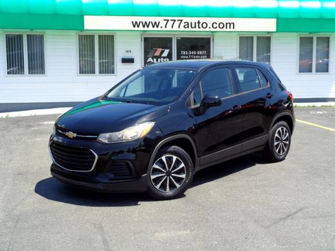 Used 2018 Chevrolet Trax LS image 1
