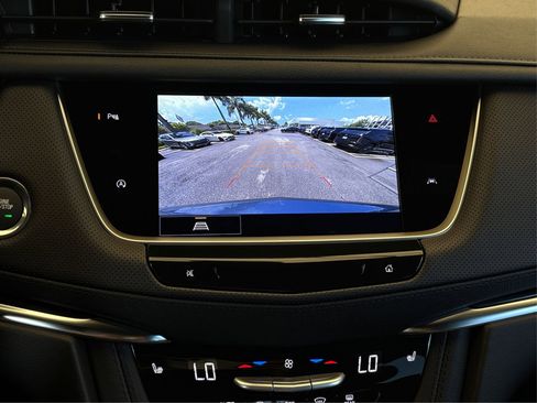 New 2025 Cadillac XT6 Luxury image 25