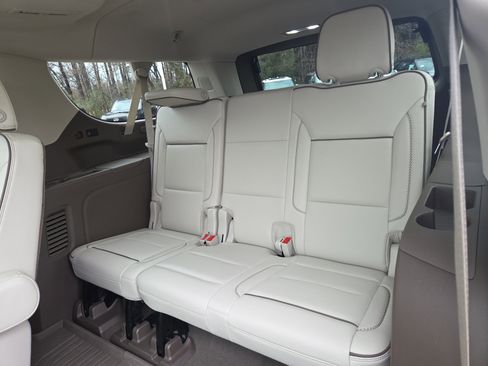 Used 2021 GMC Yukon XL Denali w/ LPO, Illumination Package image 8