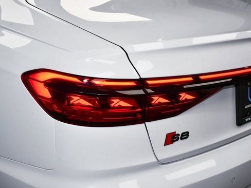 Used 2022 Audi S8 w/ S8 Comfort Plus Package image 98