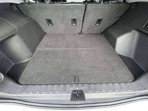 Used 2023 GMC Terrain SLT image 16