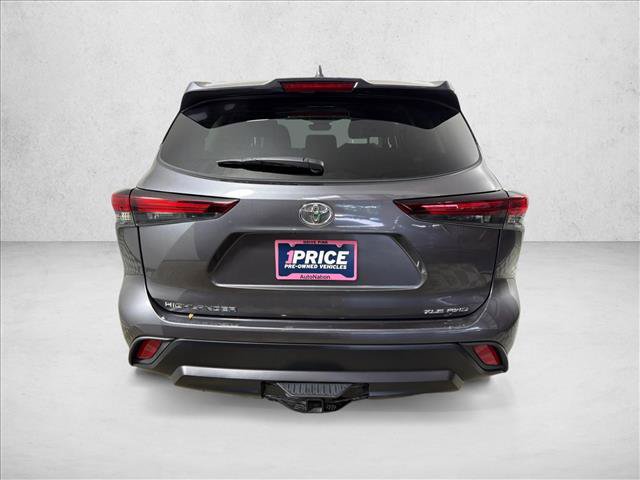 Used 2025 Toyota Highlander XLE AWD/4WD image 5