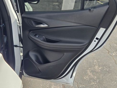 Certified 2025 Buick Encore GX Preferred FWD image 9