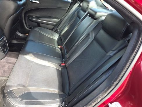 Used 2017 Dodge Charger SXT w/ AWD Plus Group image 32