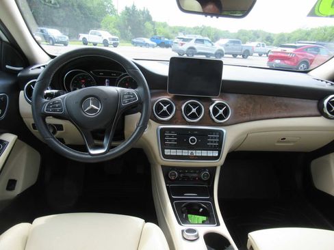 Used 2020 Mercedes-Benz GLA 250 4MATIC image 24