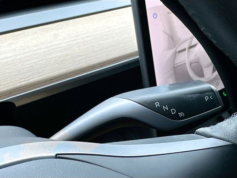 Used 2023 Tesla Model Y Performance image 16