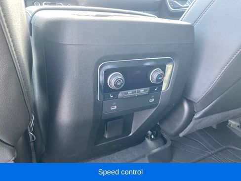 Used 2023 Chevrolet Tahoe Z71 w/ Luxury Package AWD/4WD image 20