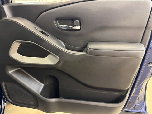 Used 2022 Nissan Frontier SV image 24