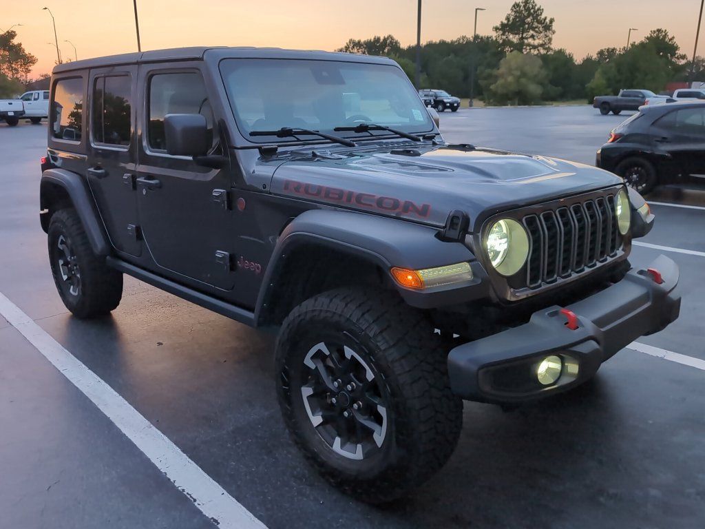 Used 2025 Jeep Wrangler Unlimited Rubicon AWD/4WD image 8