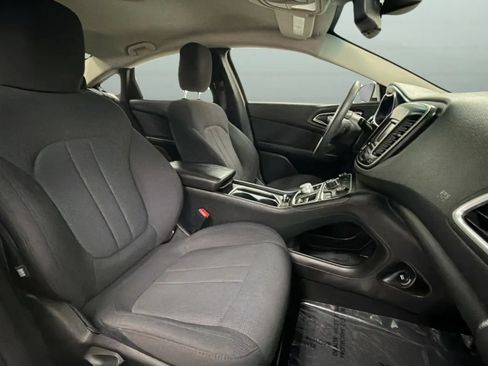 Used 2016 Chrysler 200 Limited FWD image 20