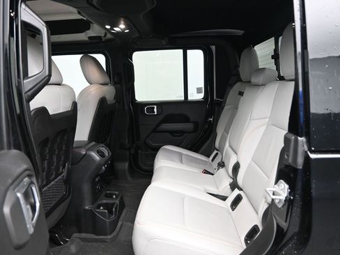 Used 2022 Jeep Gladiator Mojave w/ LED Lighting Group image 33