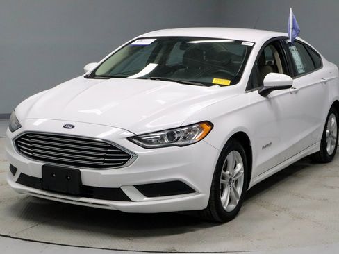 Certified 2018 Ford Fusion S image 6